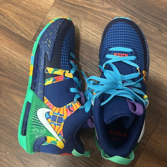 Lebrons - Picture 2 of 5